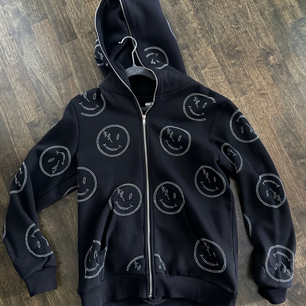 RETROVERT Smiley Zip Hoodie and Sweats